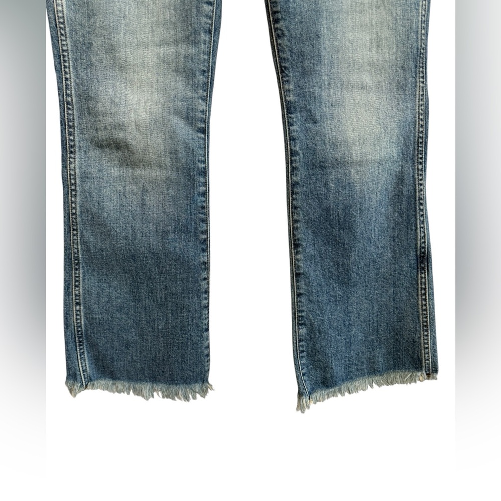 Madewell Cali Demi-Boot Jeans in Fleetwood Wash- Raw Hem-Size 27” - Picture 8 of 14